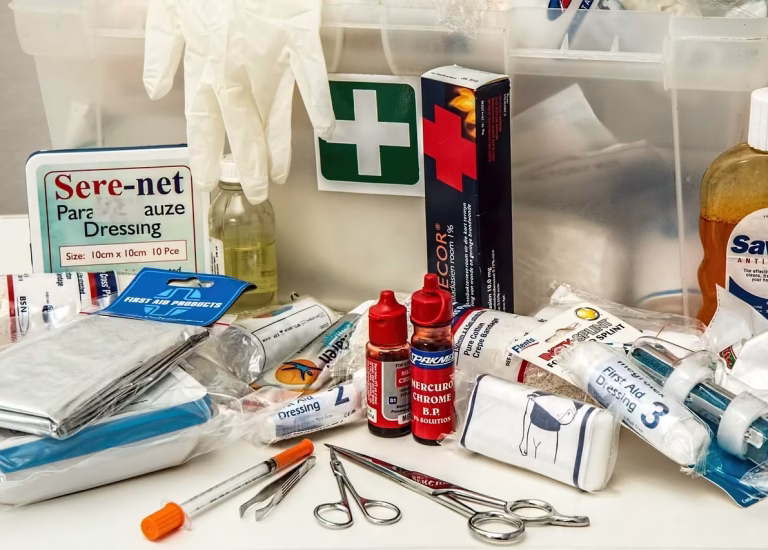 Erste Hilfe Kit